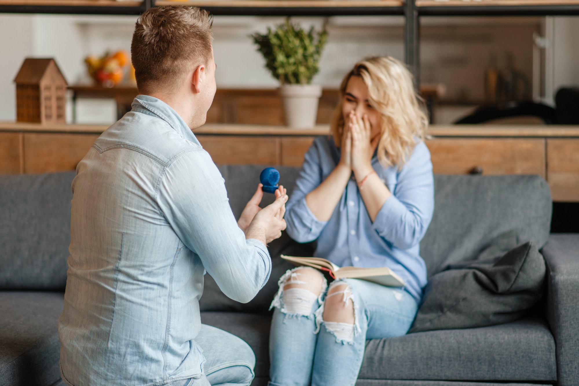 young-man-makes-a-wedding-proposal-to-his-woman.jpg